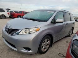 Carros salvage para piezas a la venta en subasta: 2014 Toyota Sienna LE