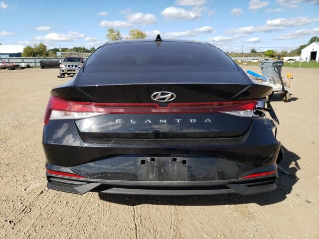 2023 Hyundai Elantra SE