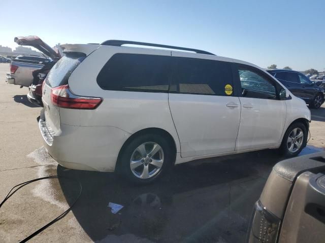 2017 Toyota Sienna LE