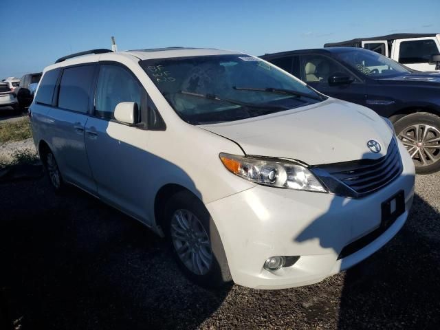 2015 Toyota Sienna XLE