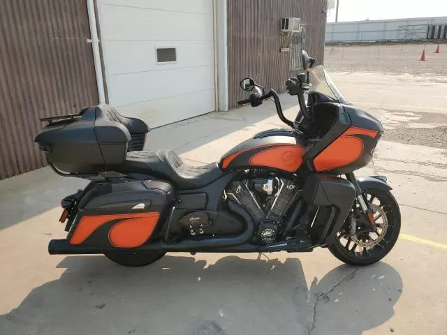 2022 Indian Motorcycle Co. Pursuit Dark Horse With Premium Package