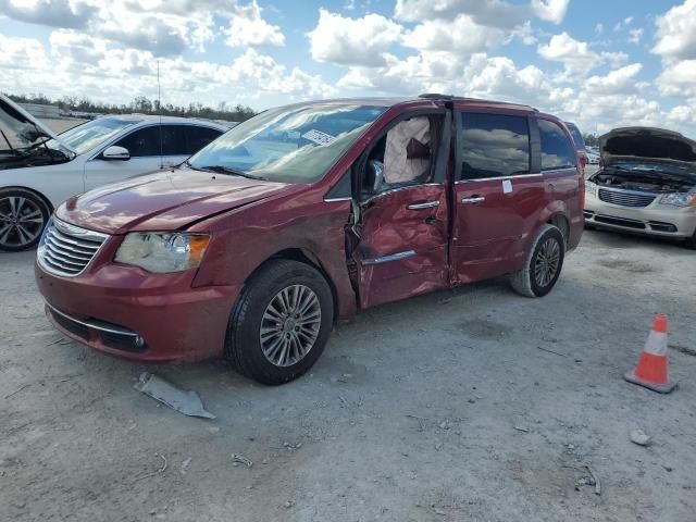 2013 Chrysler Town & Country Touring L