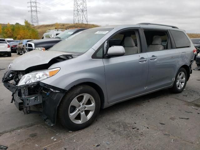 2014 Toyota Sienna LE