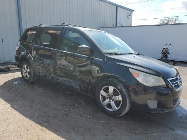 2011 Volkswagen Routan SE