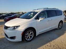 Carros dañados por inundaciones a la venta en subasta: 2019 Chrysler Pacifica Limited