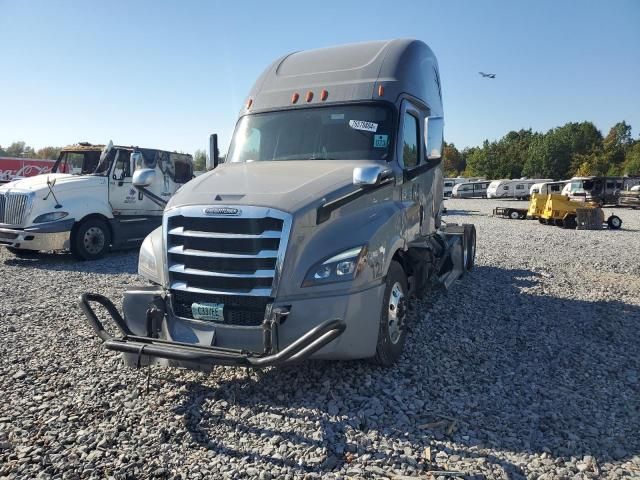 2020 Freightliner Cascadia 126