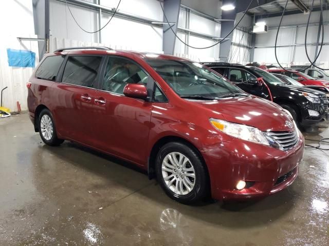 2016 Toyota Sienna XLE