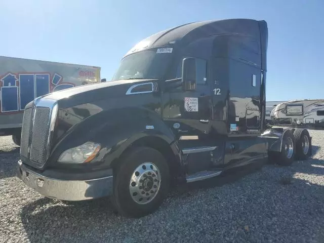 2016 Kenworth Construction T680