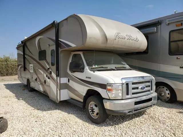 2015 Ford Econoline E450 Super Duty Cutaway Van