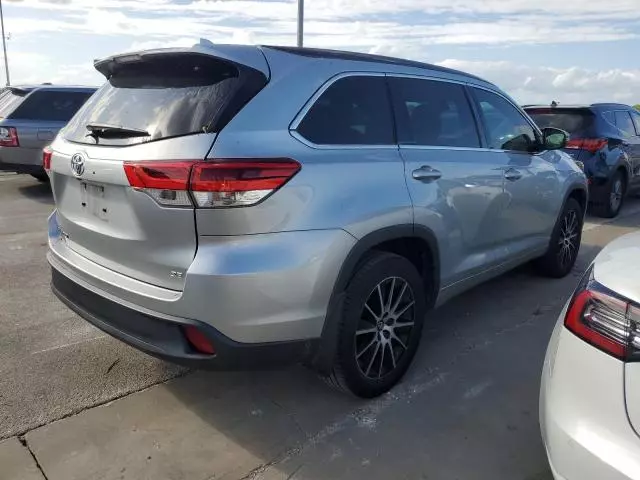 2017 Toyota Highlander SE