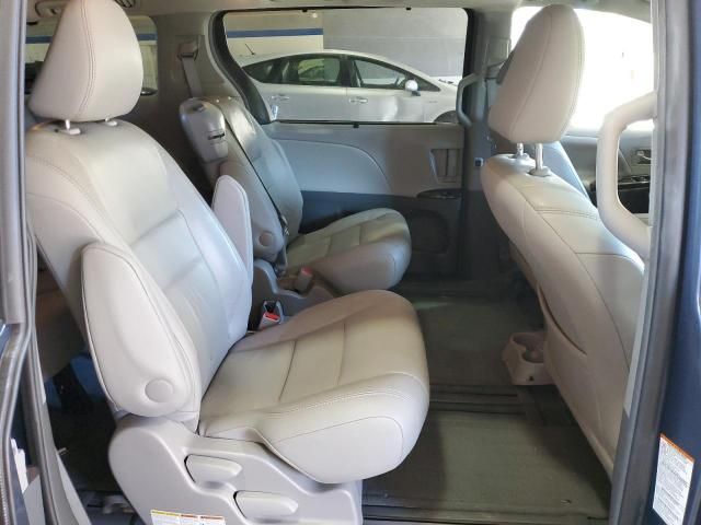 2016 Toyota Sienna XLE