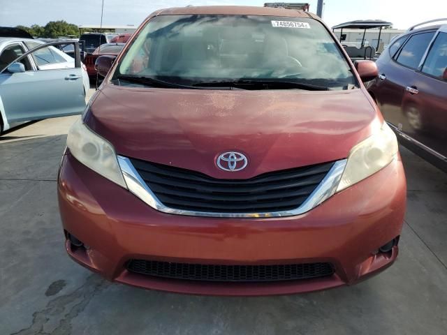 2013 Toyota Sienna LE