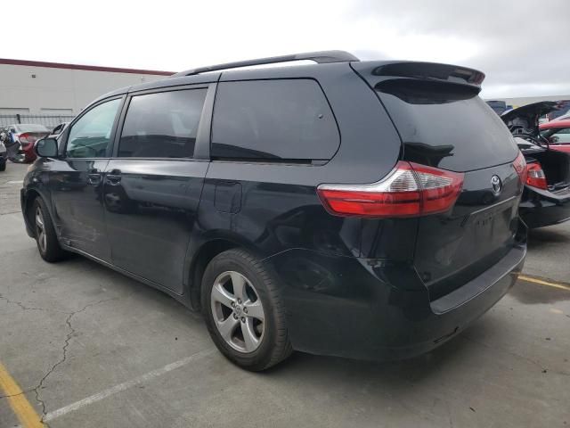 2017 Toyota Sienna LE