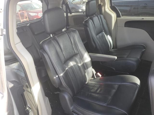 2012 Chrysler Town & Country Touring L