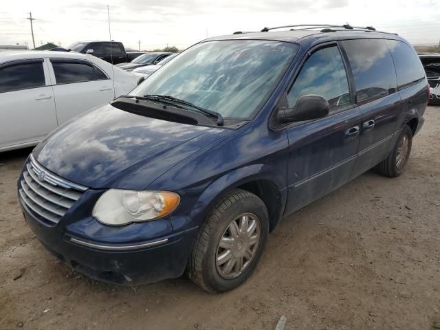 2005 Chrysler Town & Country Limited