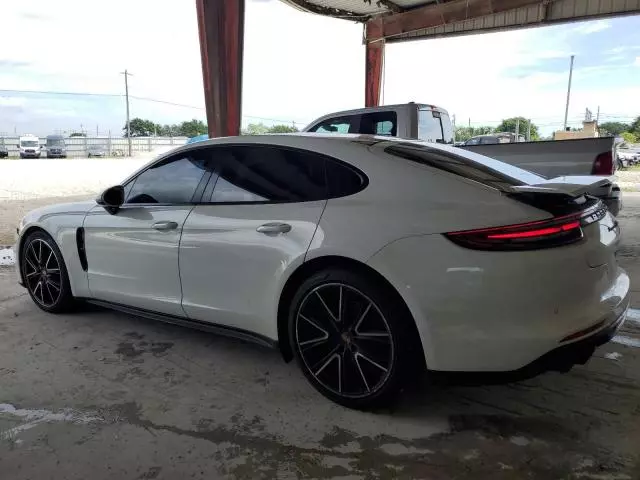 2018 Porsche Panamera 4