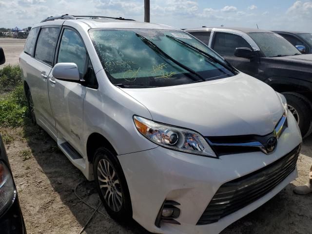 2019 Toyota Sienna XLE