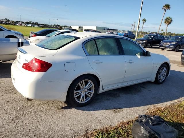 2015 Infiniti Q40