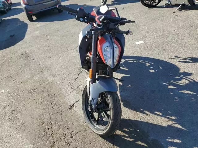 2023 KTM 390 Duke