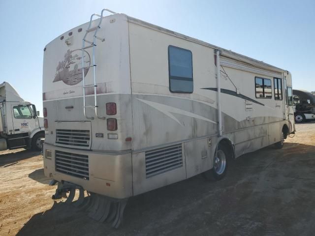 2000 Winnebago 2000 Freightliner Chassis X Line Motor Home