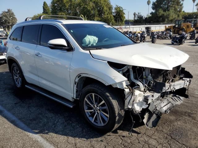 2017 Toyota Highlander SE