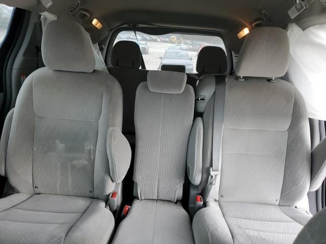 2017 Toyota Sienna LE