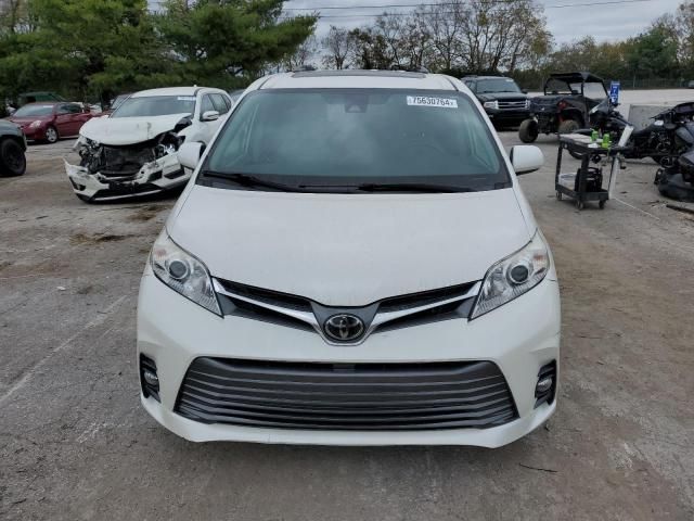 2020 Toyota Sienna XLE