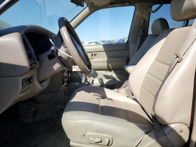 2002 Nissan Pathfinder LE