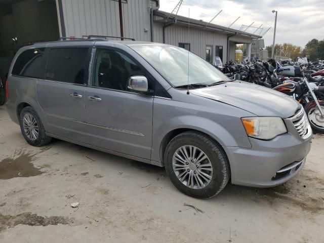 2014 Chrysler Town & Country Touring L