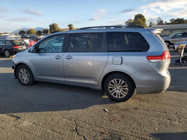 2013 Toyota Sienna XLE