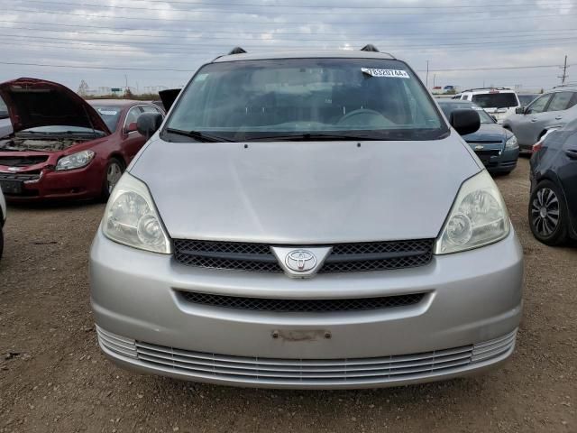 2004 Toyota Sienna CE