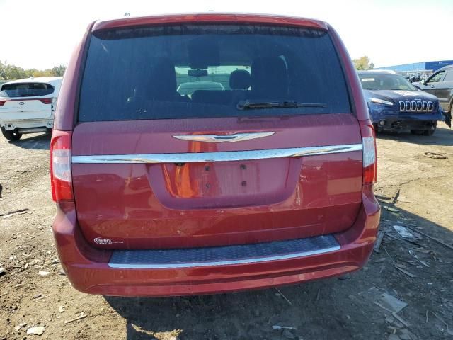 2014 Chrysler Town & Country Touring L