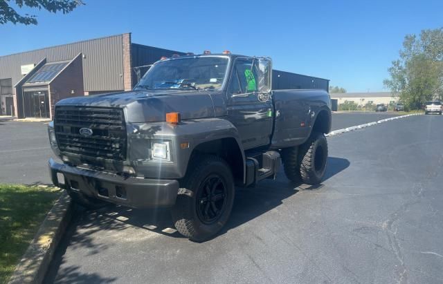 1988 Ford F700