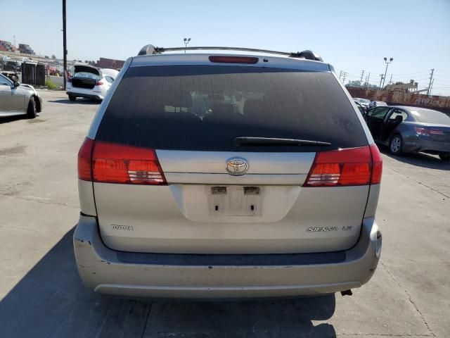 2004 Toyota Sienna CE