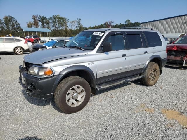 2002 Mitsubishi Montero Sport XLS