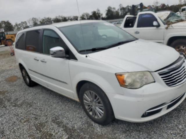 2014 Chrysler Town & Country Touring L