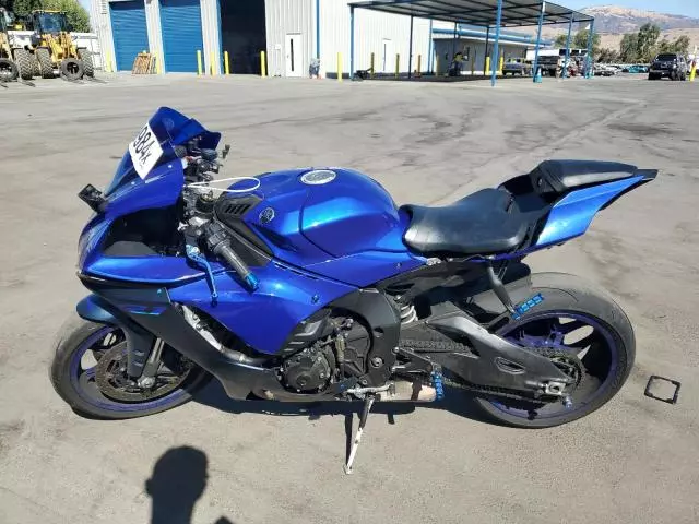 2023 Yamaha YZFR1