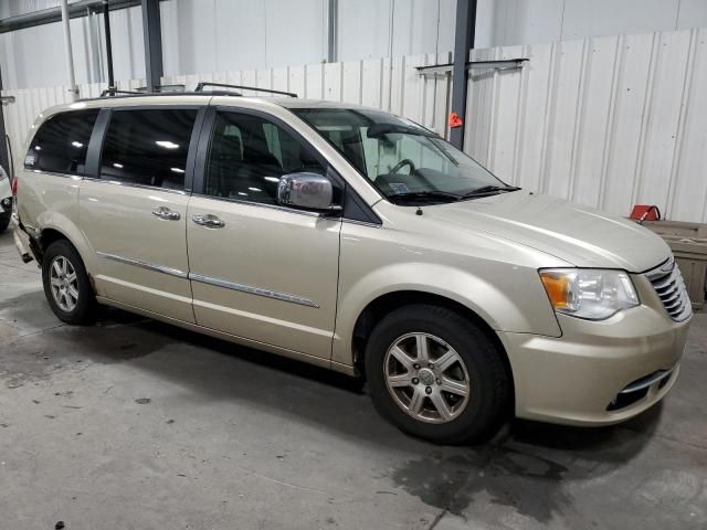 2011 Chrysler Town & Country Touring L