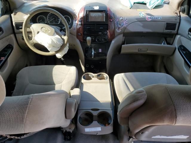 2004 Toyota Sienna CE