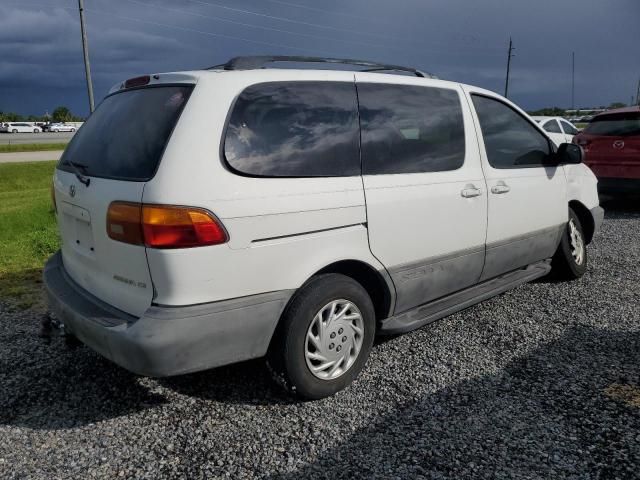 2000 Toyota Sienna CE