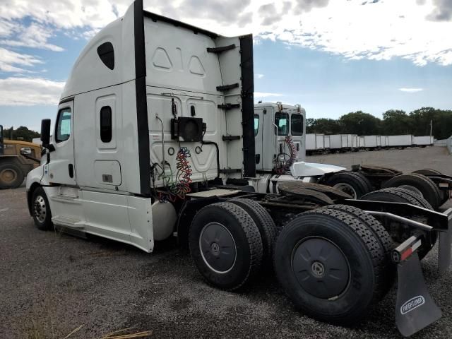 2020 Freightliner Cascadia 126