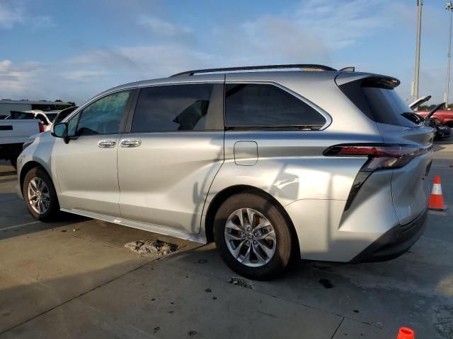 2023 Toyota Sienna XLE