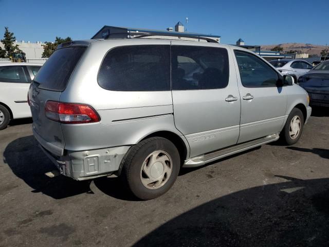 2003 Toyota Sienna LE