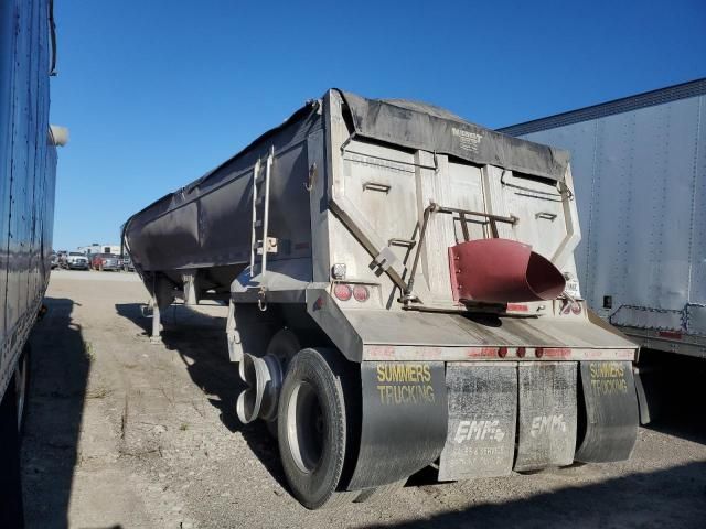 2002 Featherlite Mfg Inc Trailer