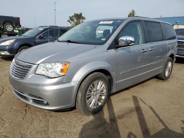 2015 Chrysler Town & Country Touring L