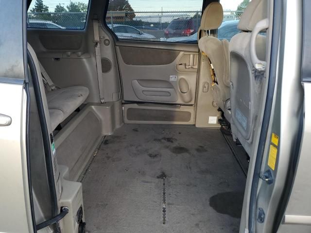 2010 Toyota Sienna CE