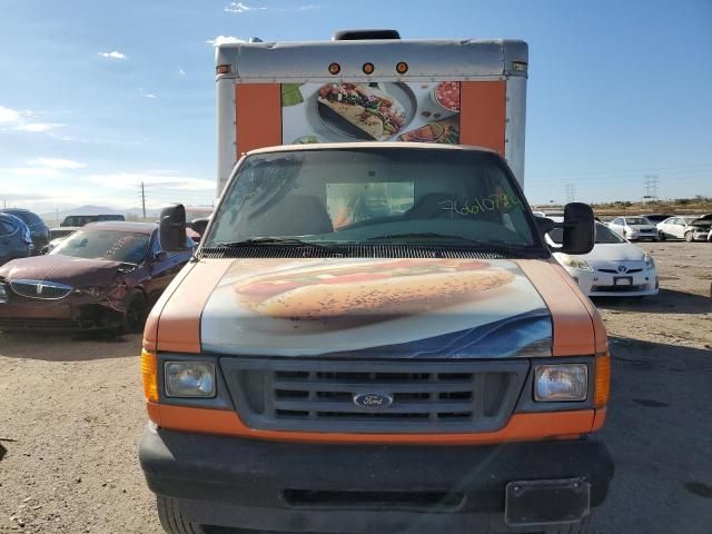 2004 Ford Econoline E350 Super Duty Cutaway Van