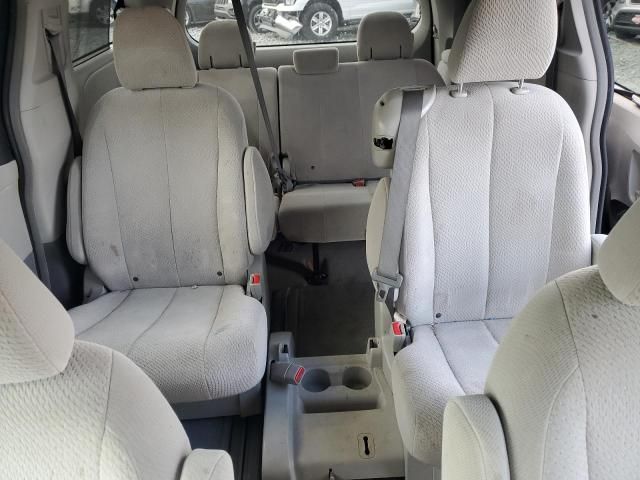 2013 Toyota Sienna LE