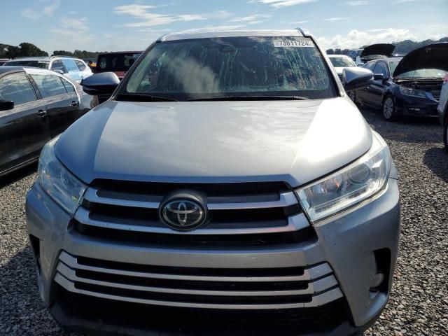 2017 Toyota Highlander SE