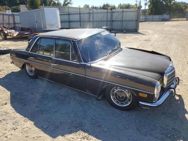 1972 Mercedes-Benz 220